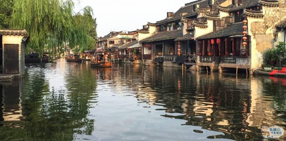 人一旦进看守所就完了还能送钱给犯人吗？游戏画面